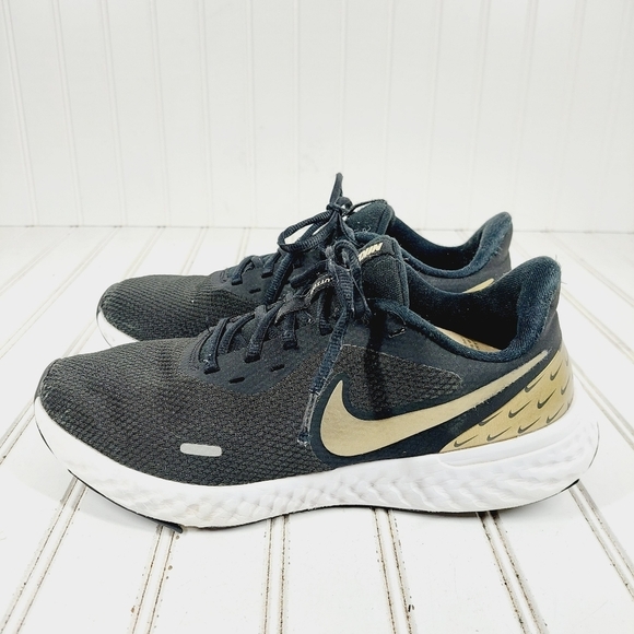 Nike Revolution 5 Premium 'Black Metallic Gold' Athleisure Running Sneakers D288 - Picture 1 of 9